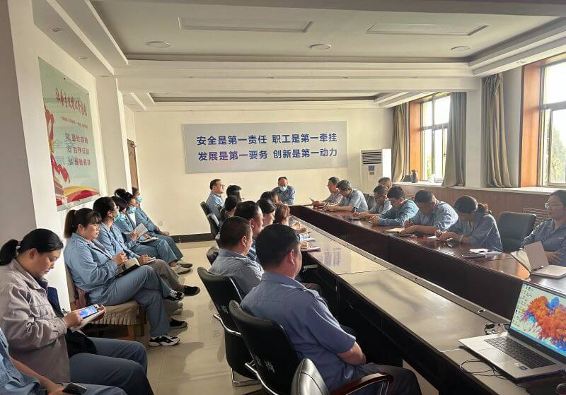 综合服务中心召开“保生存，降本增效”动员会