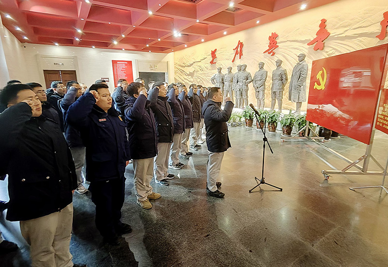 QY千亿国际组织新党员入党宣誓仪式